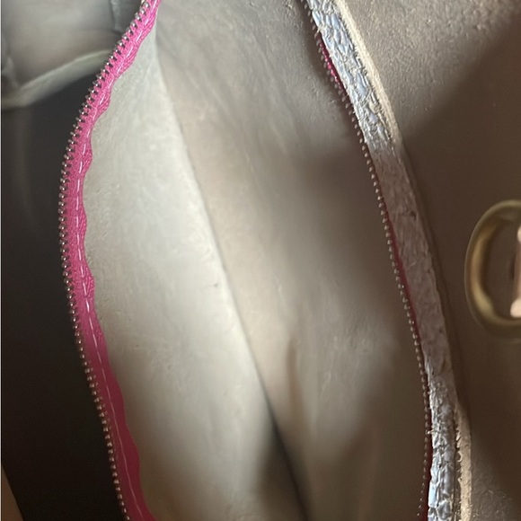 Meanwhile back on the farm birch white leather carryall crossbody - Picture 5 of 6